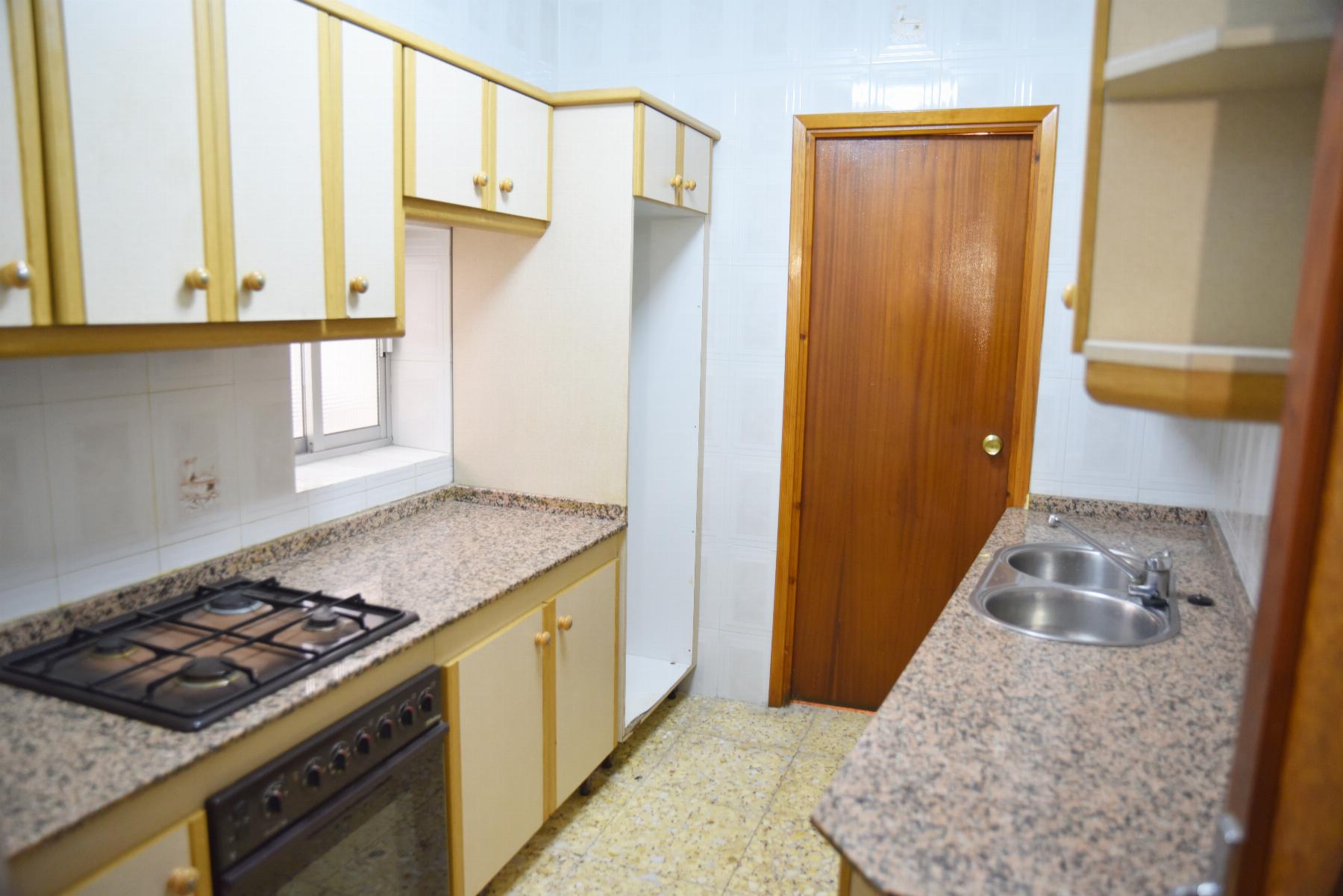 Venta de casa en Somontín