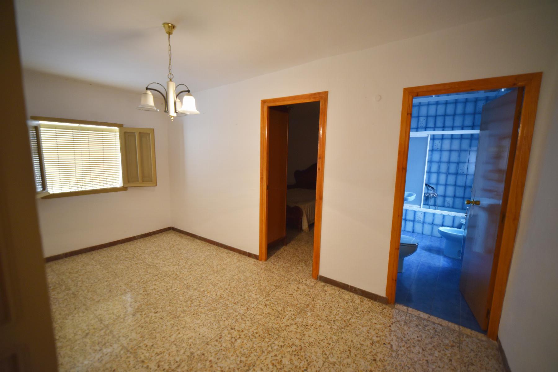 Venta de casa en Somontín