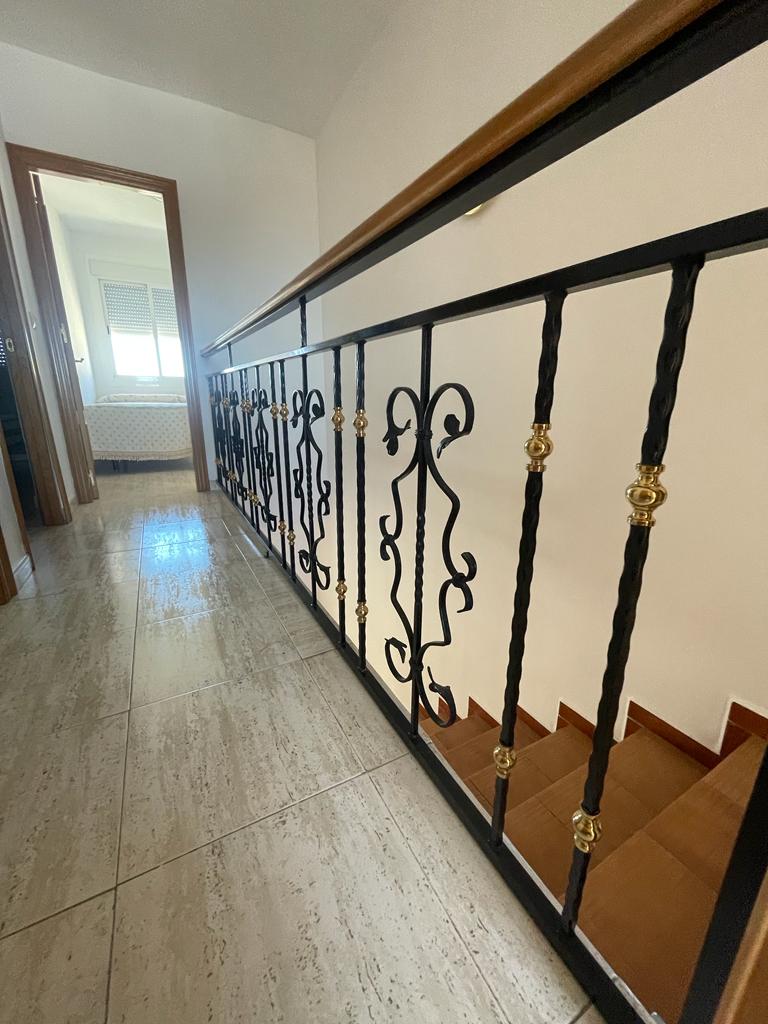 For sale of duplex in Somontín
