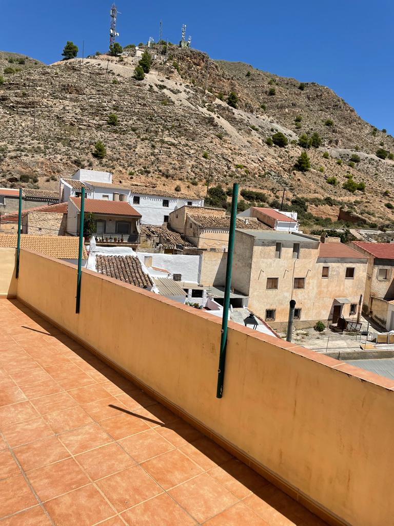 For sale of duplex in Somontín