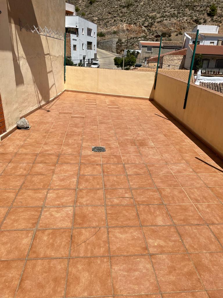 For sale of duplex in Somontín