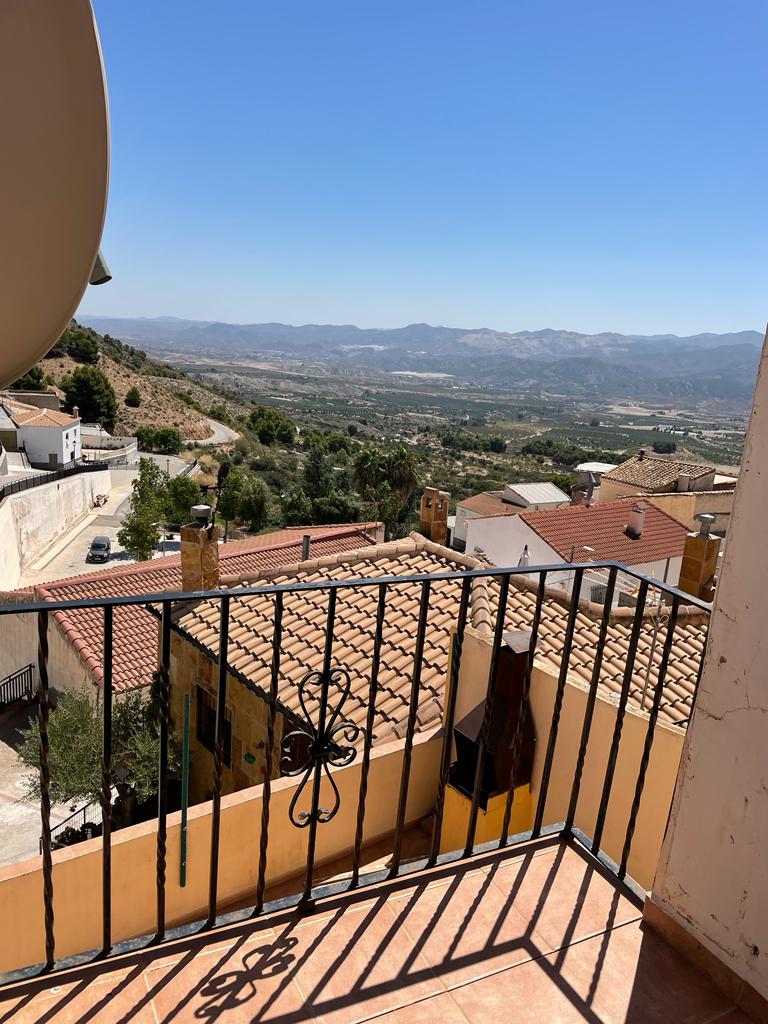 For sale of duplex in Somontín