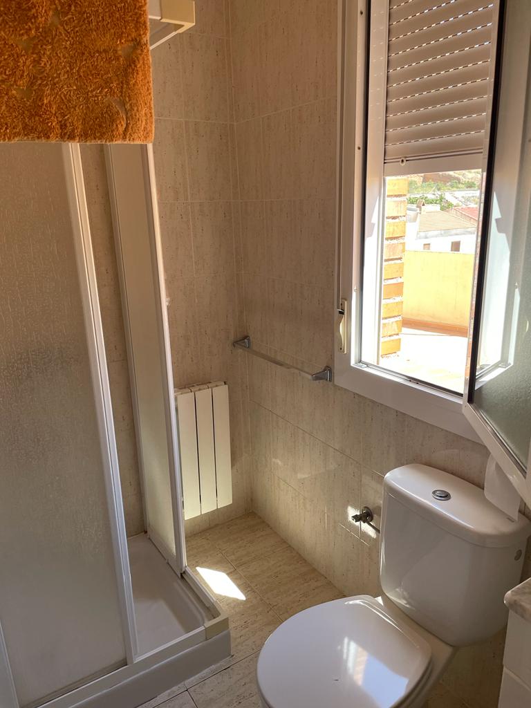 For sale of duplex in Somontín