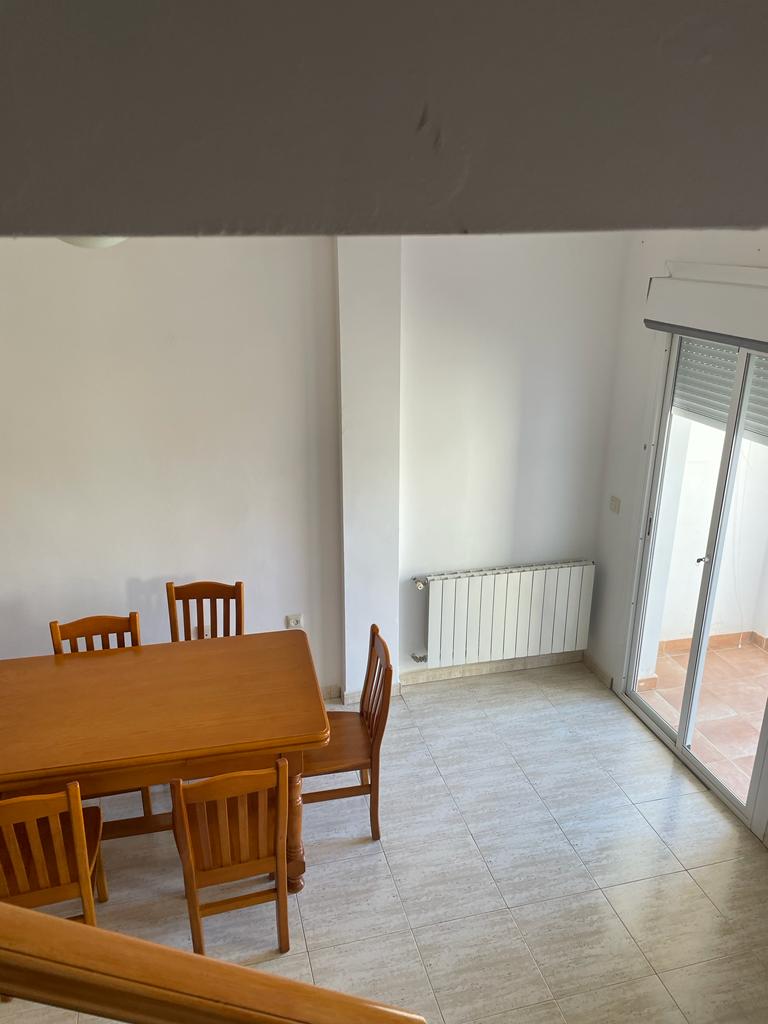 For sale of duplex in Somontín