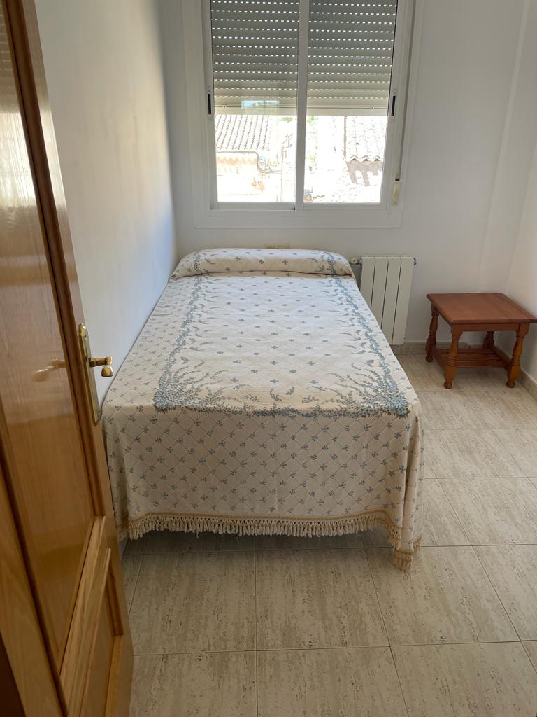 For sale of duplex in Somontín