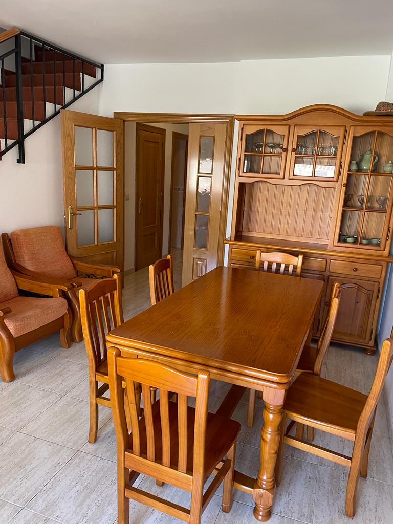 For sale of duplex in Somontín