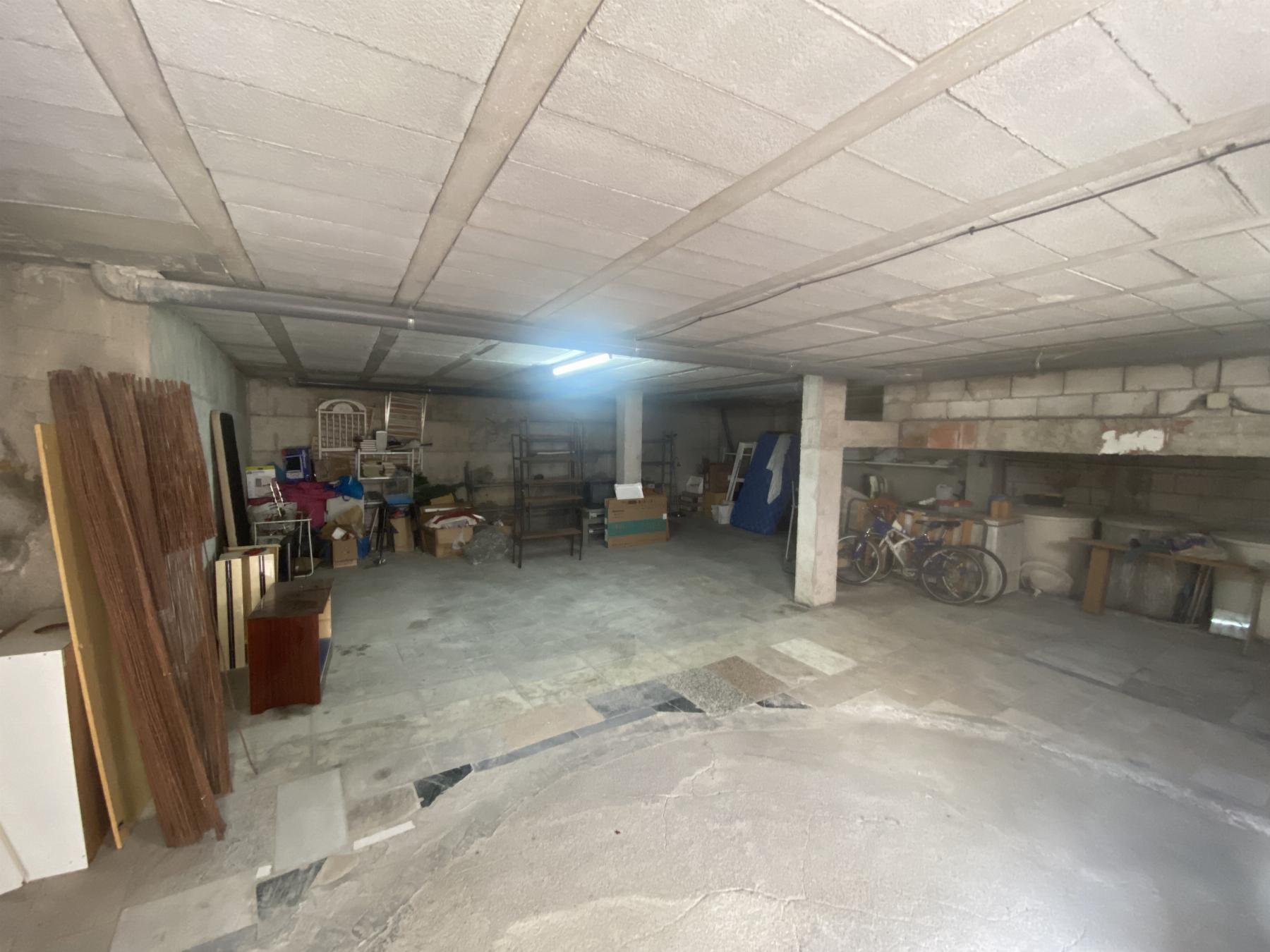 For sale of house in Macael