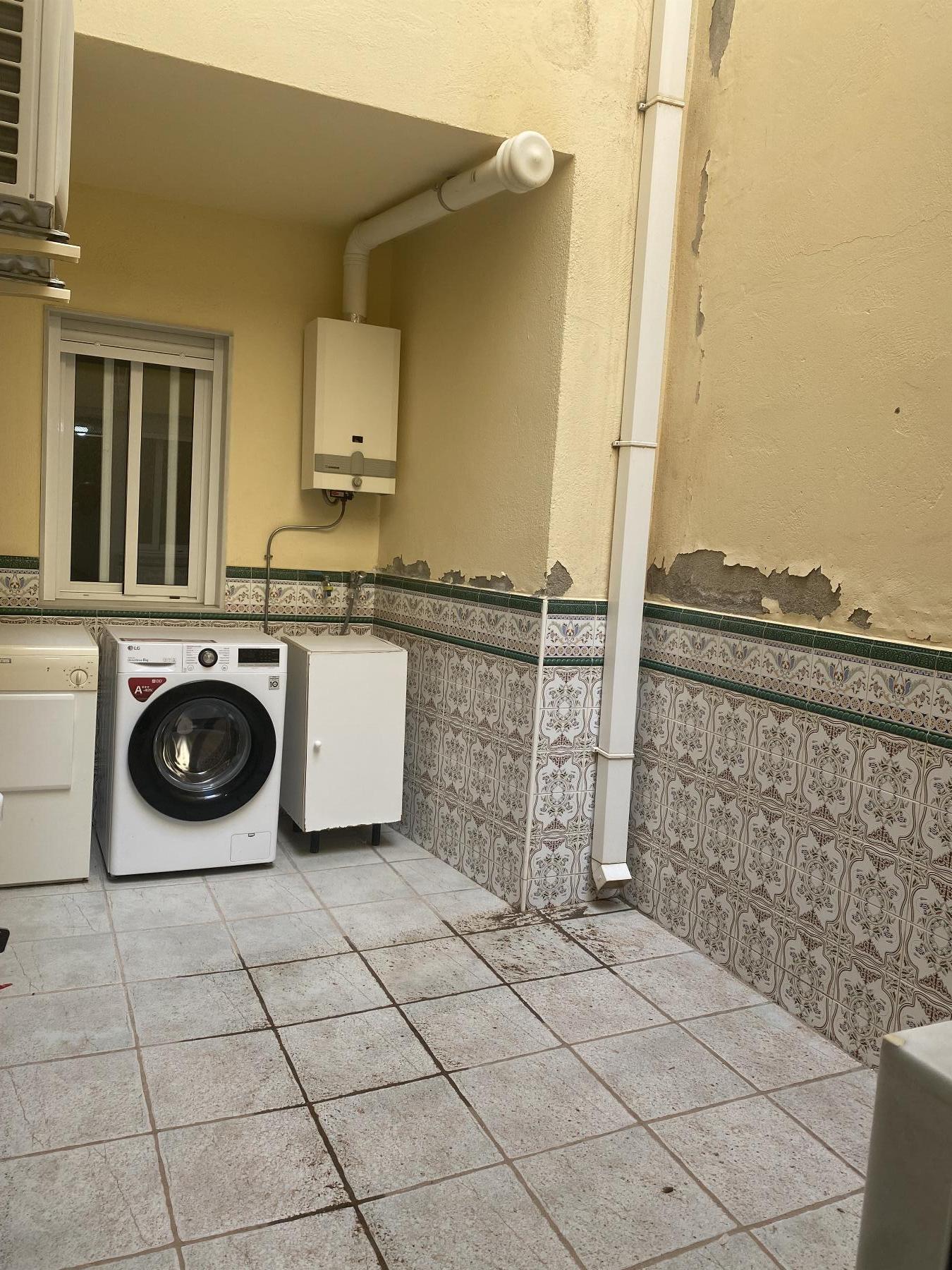 For sale of house in Macael