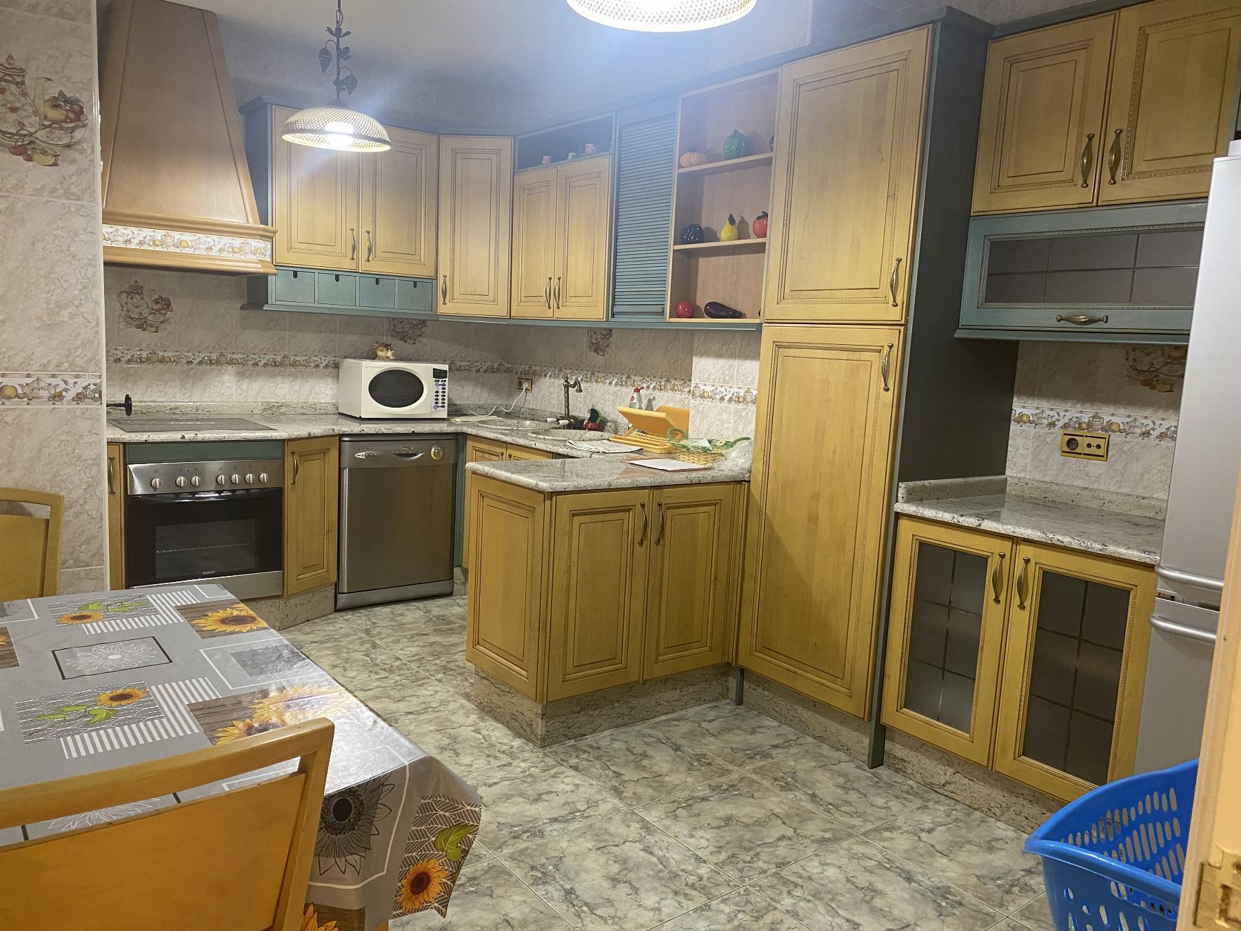 For sale of house in Macael