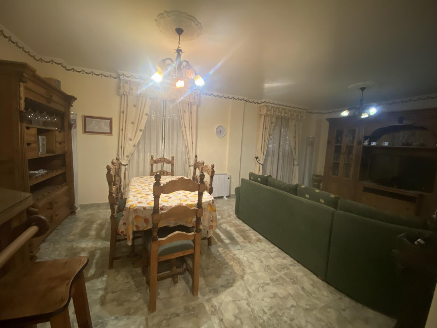 For sale of house in Macael