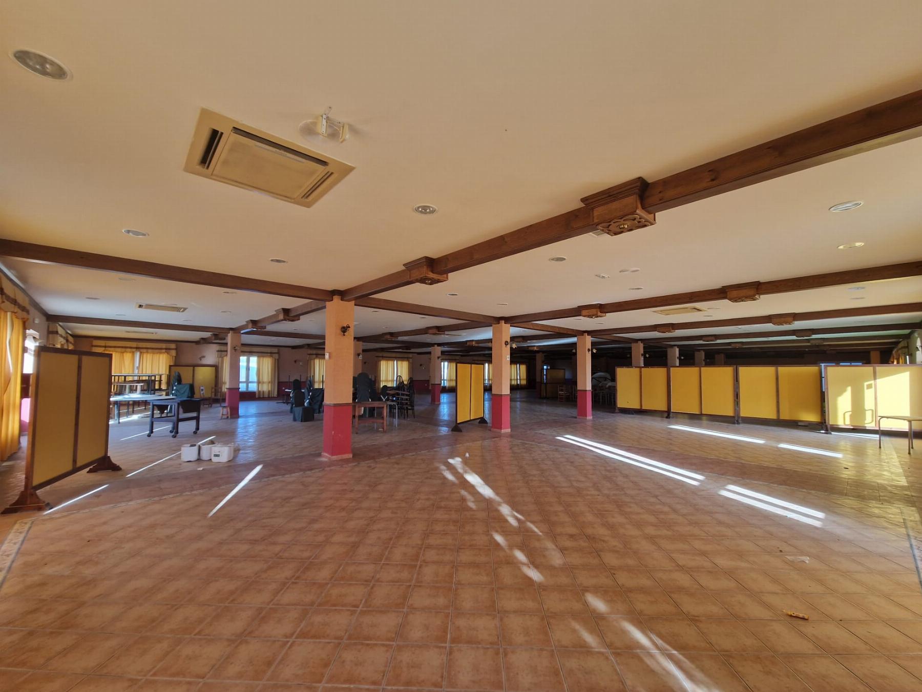 Venta de local comercial en Alcóntar