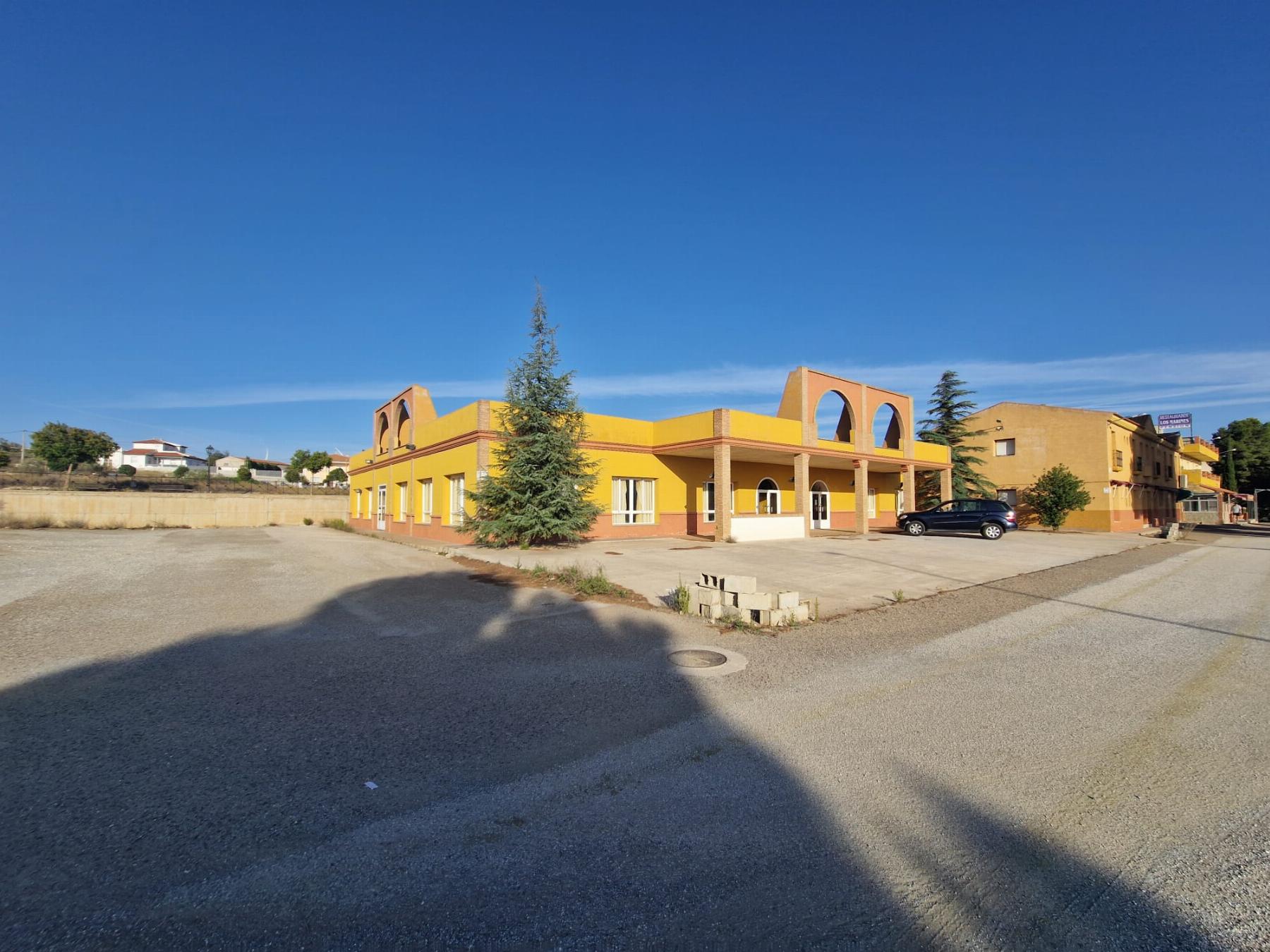 Venta de local comercial en Alcóntar
