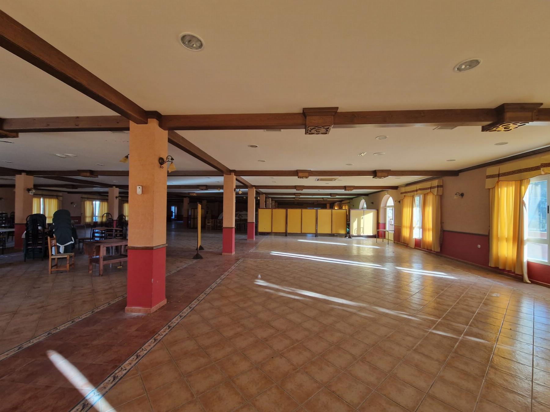 Venta de local comercial en Alcóntar