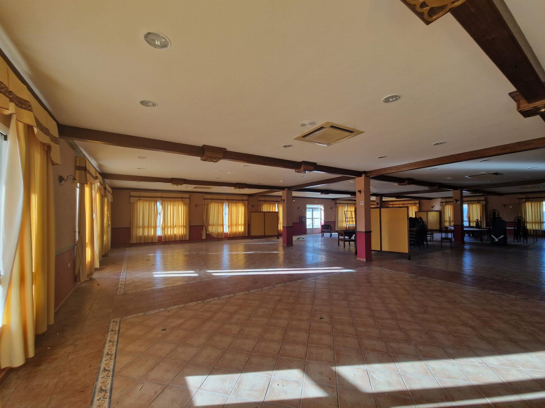Venta de local comercial en Alcóntar