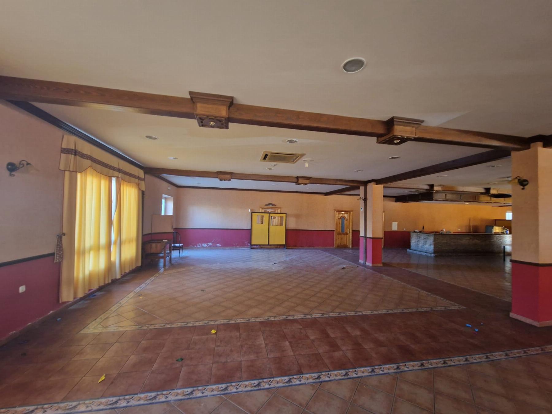 Venta de local comercial en Alcóntar