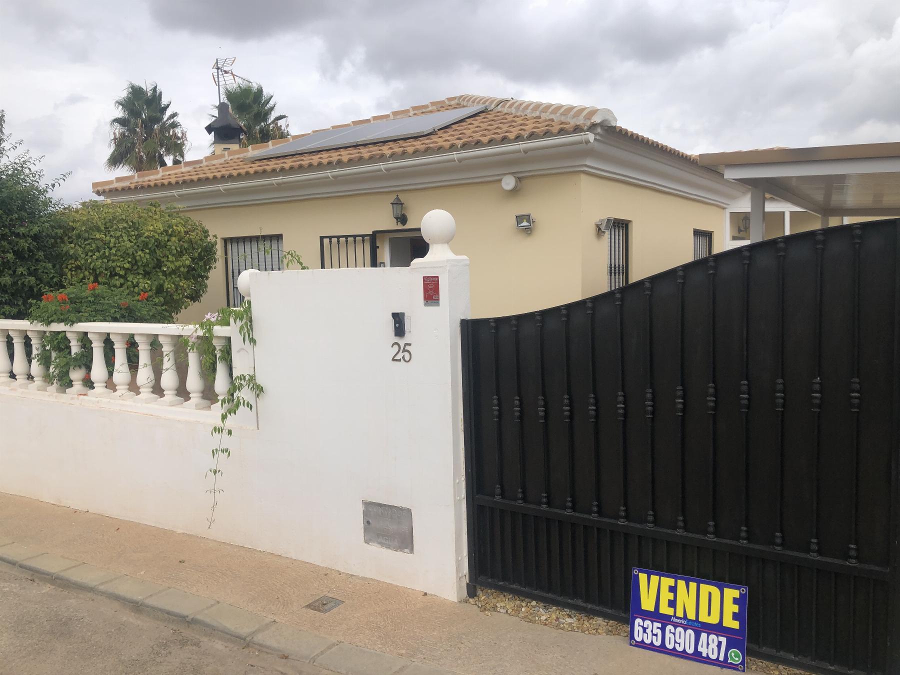 For sale of villa in Arboleas