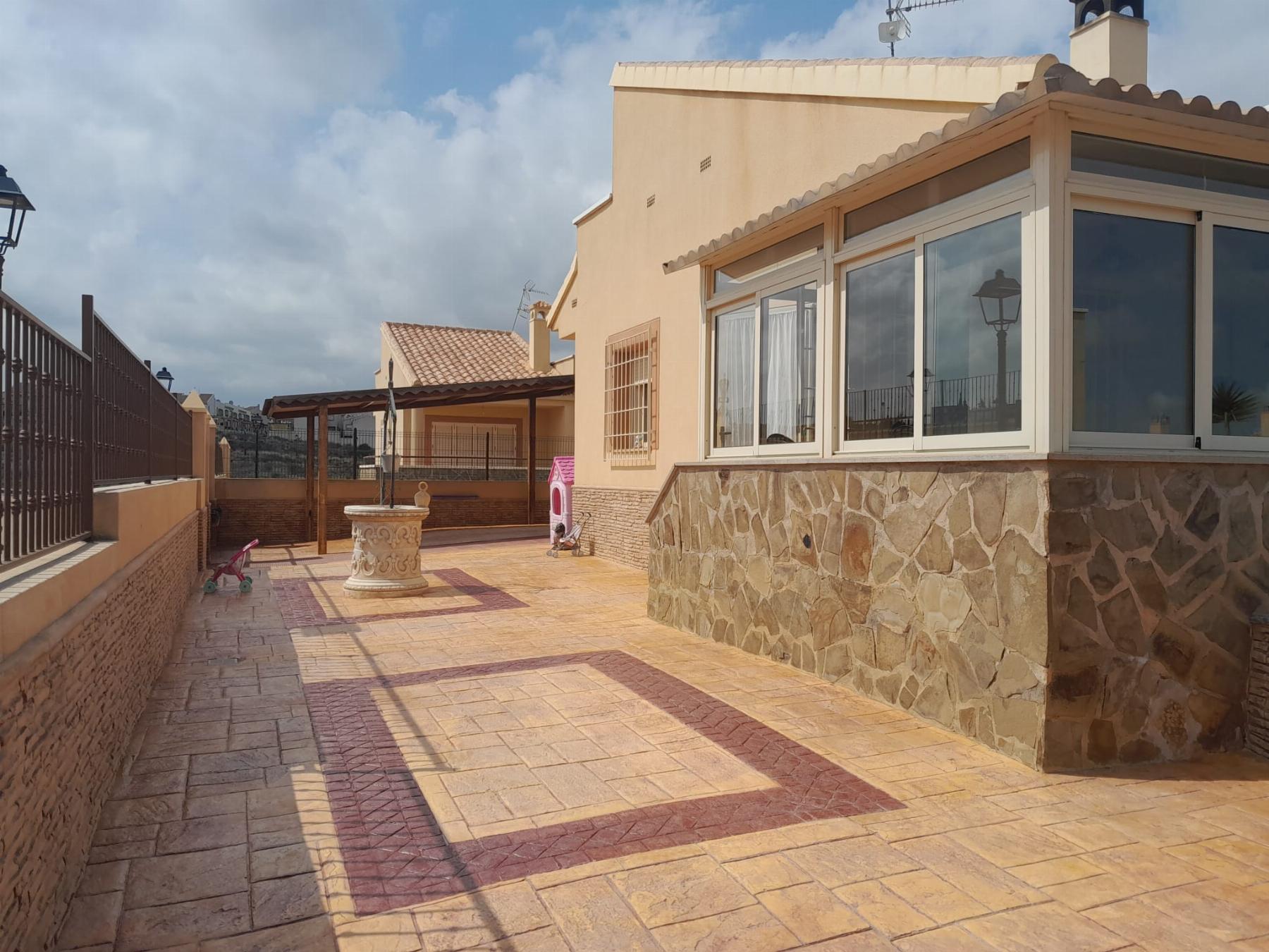 For sale of villa in Zurgena