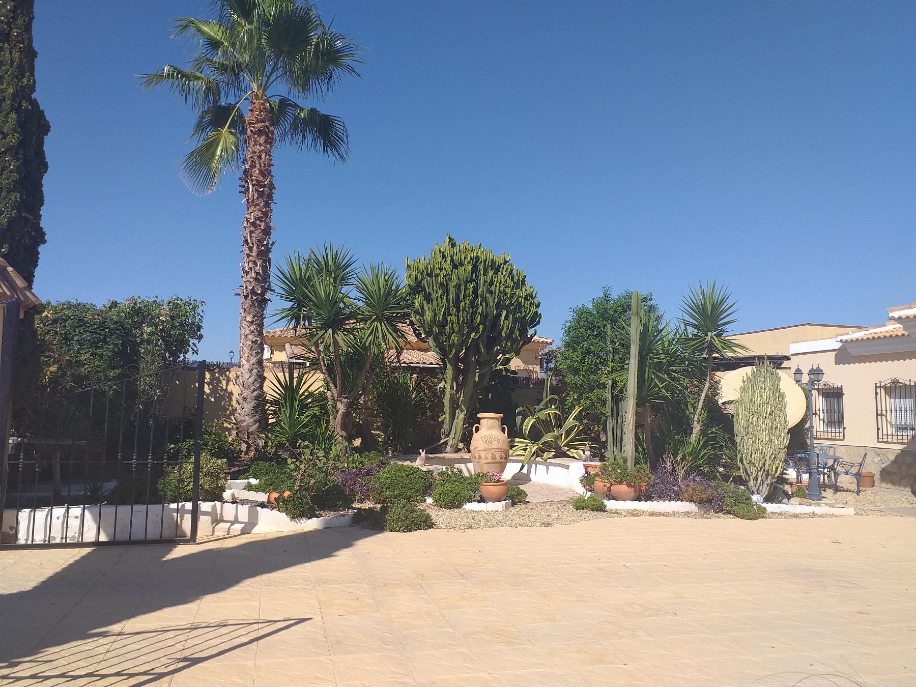 For sale of villa in Zurgena