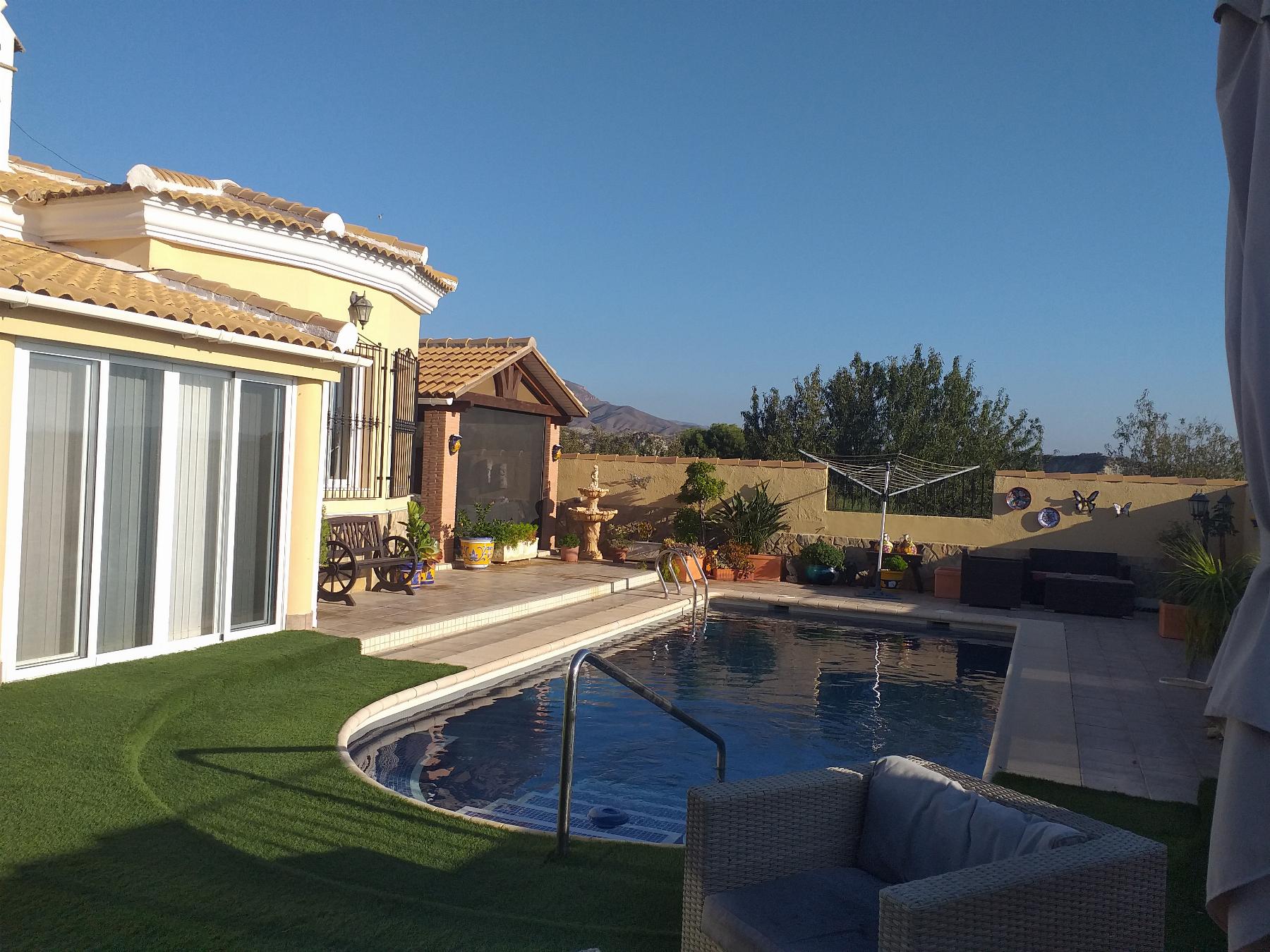 For sale of villa in Zurgena