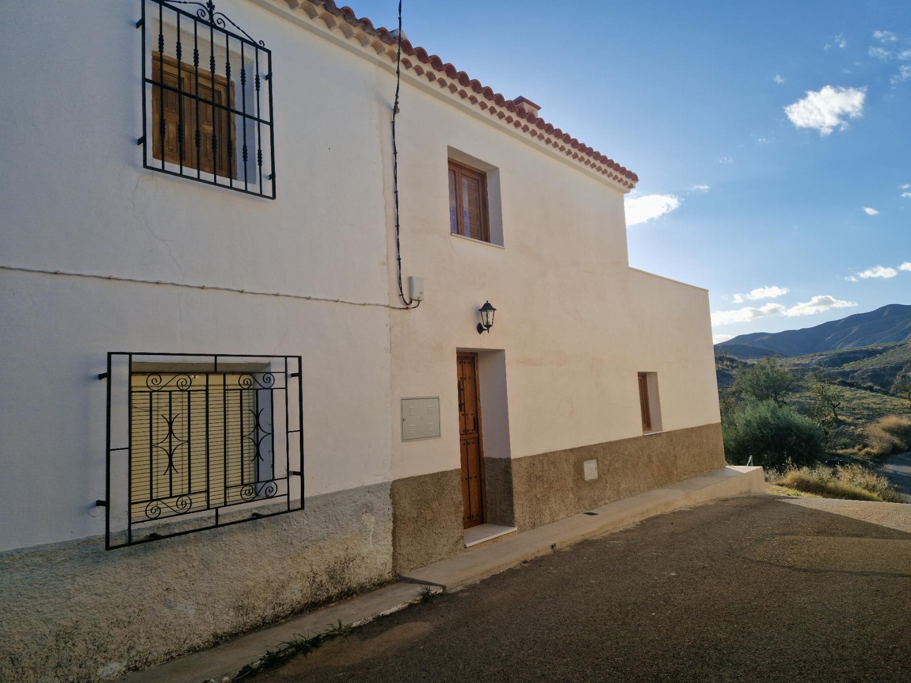 For sale of house in Arboleas
