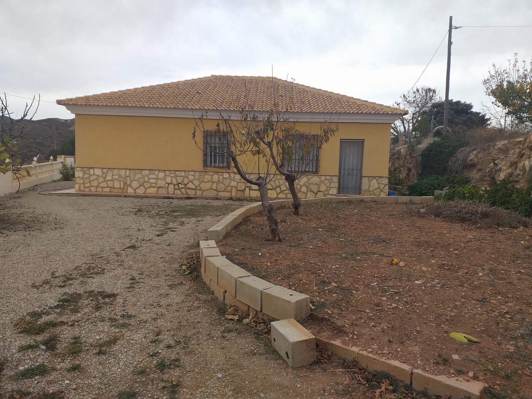 For sale of villa in Lubrín
