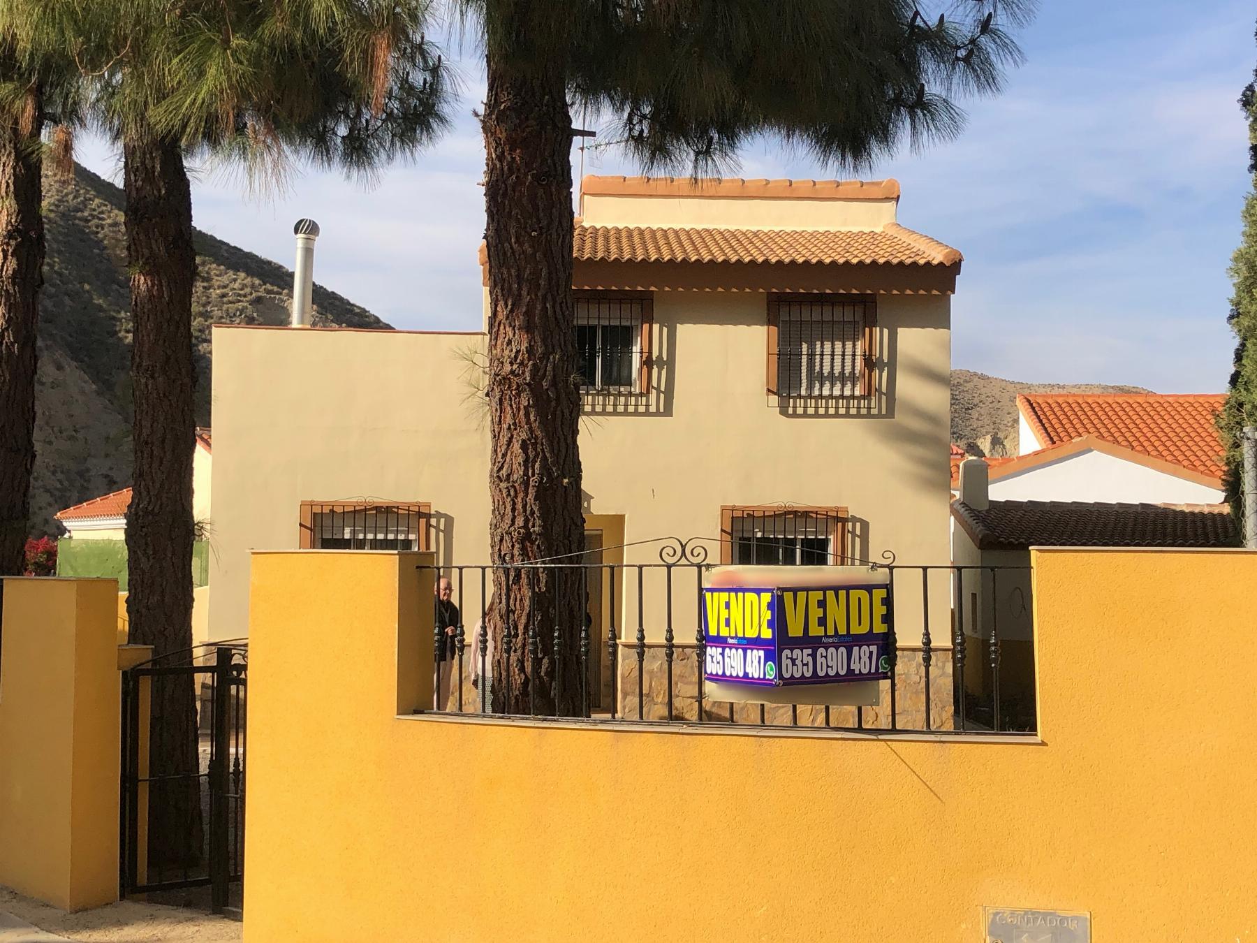 For sale of villa in Arboleas