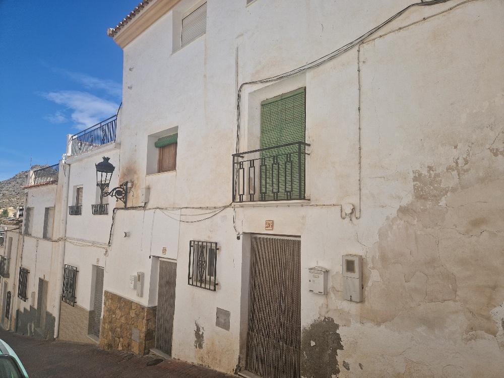 For sale of house in Albánchez