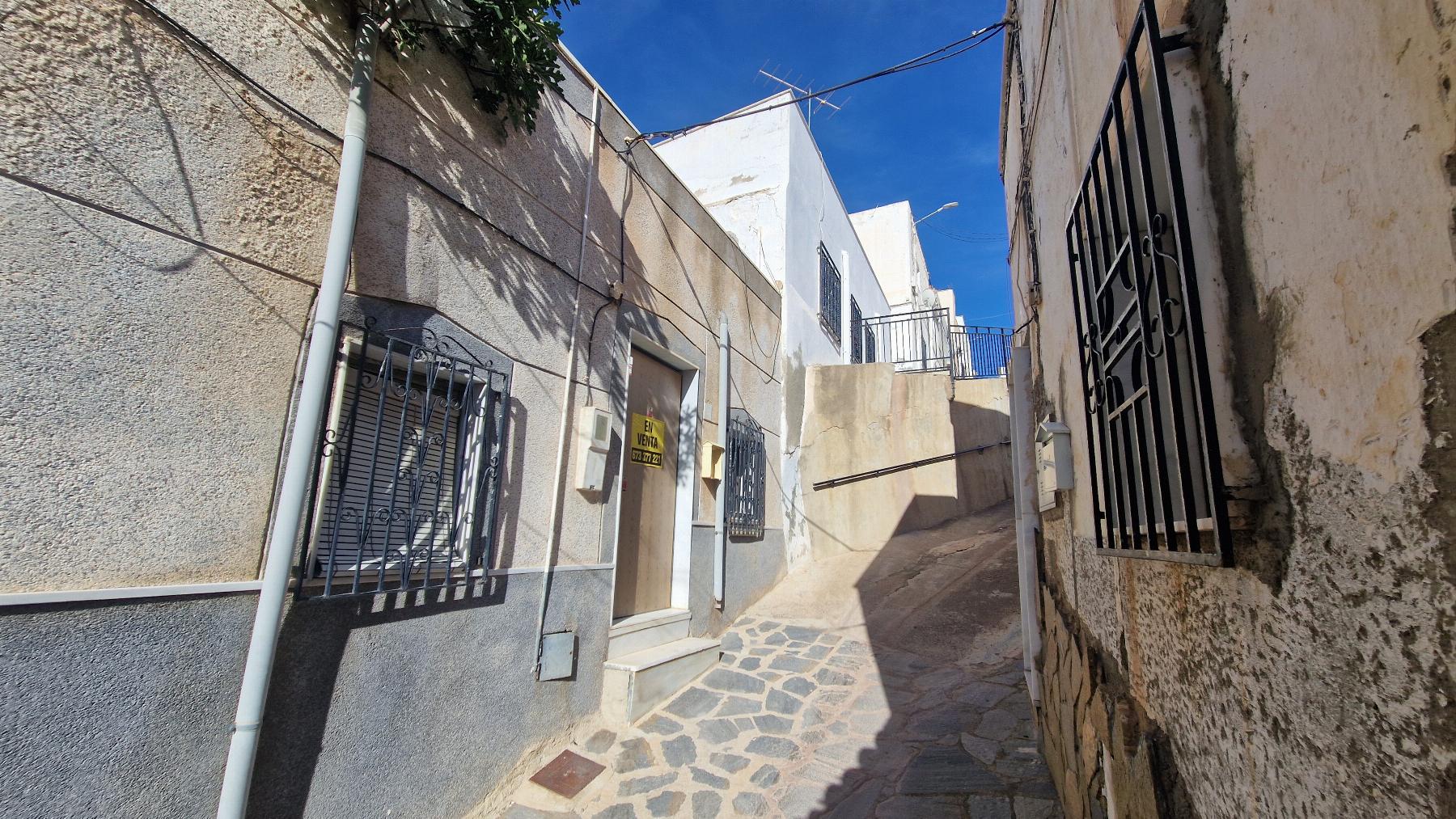 Venta de casa en Macael
