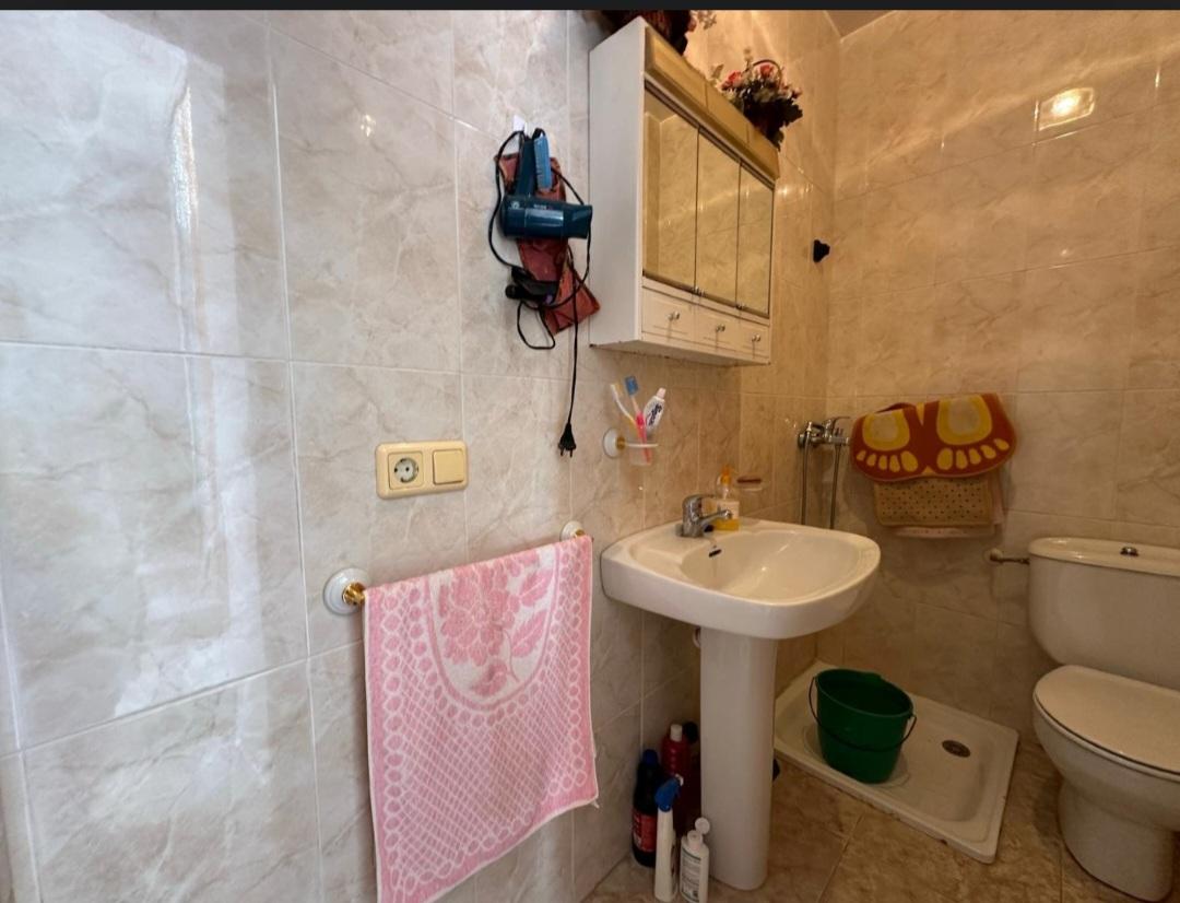 For sale of house in Macael