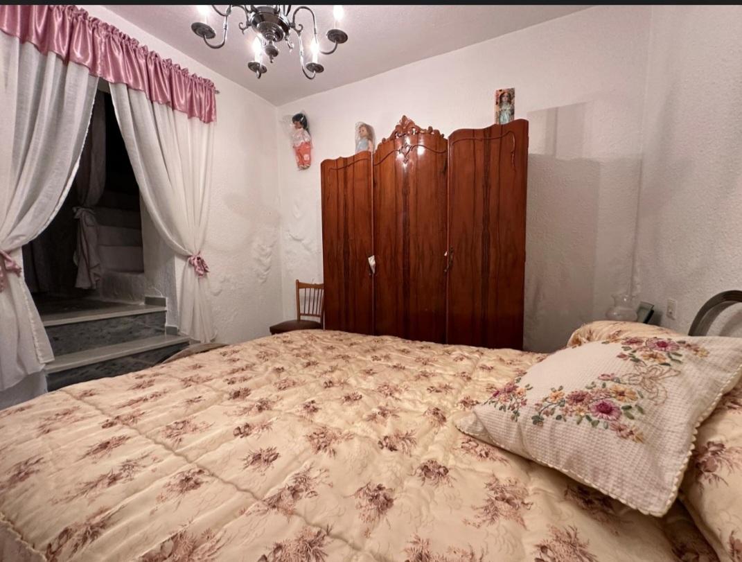 For sale of house in Macael