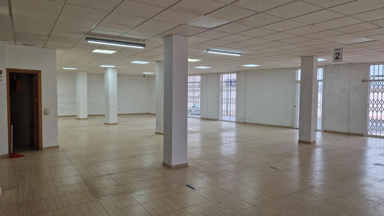 For rent of commercial in Albox