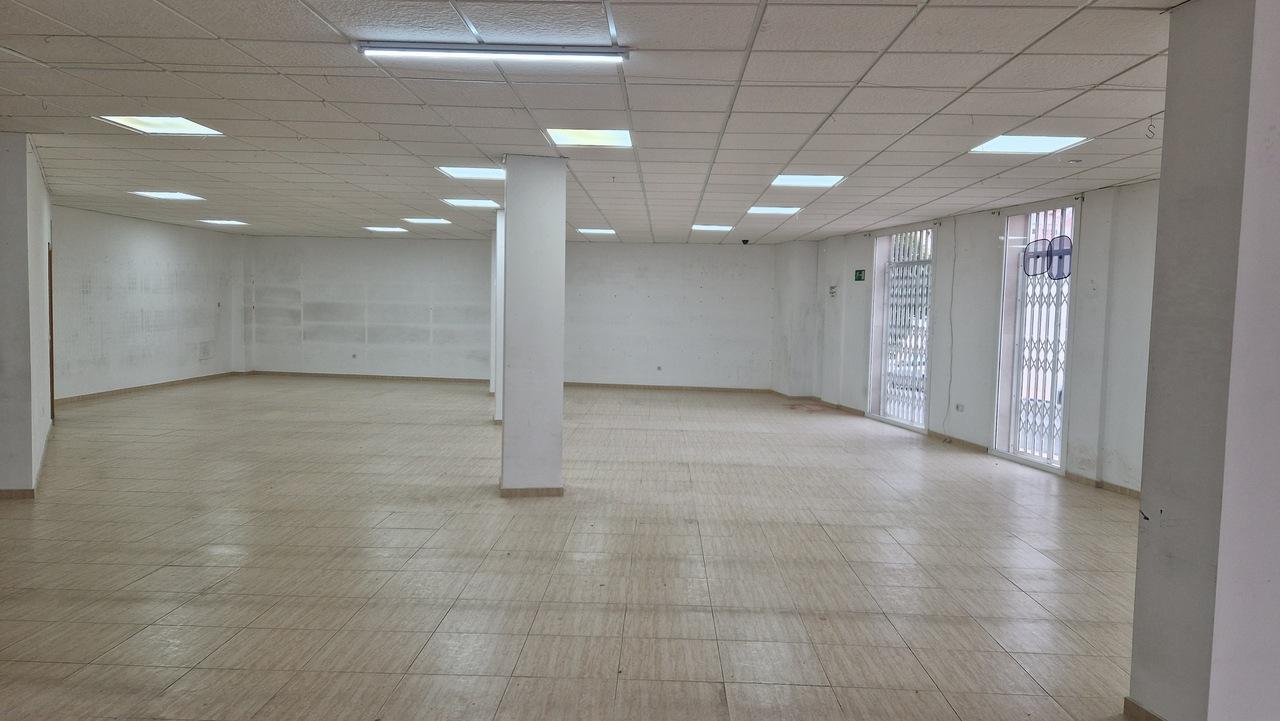 For rent of commercial in Albox