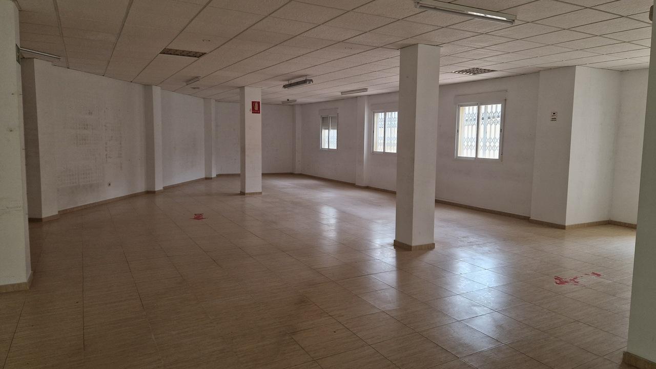 For rent of commercial in Albox
