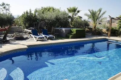 For rent of villa in Cantoria