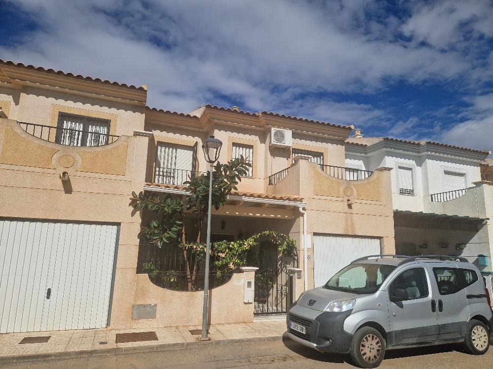 For sale of duplex in Albox