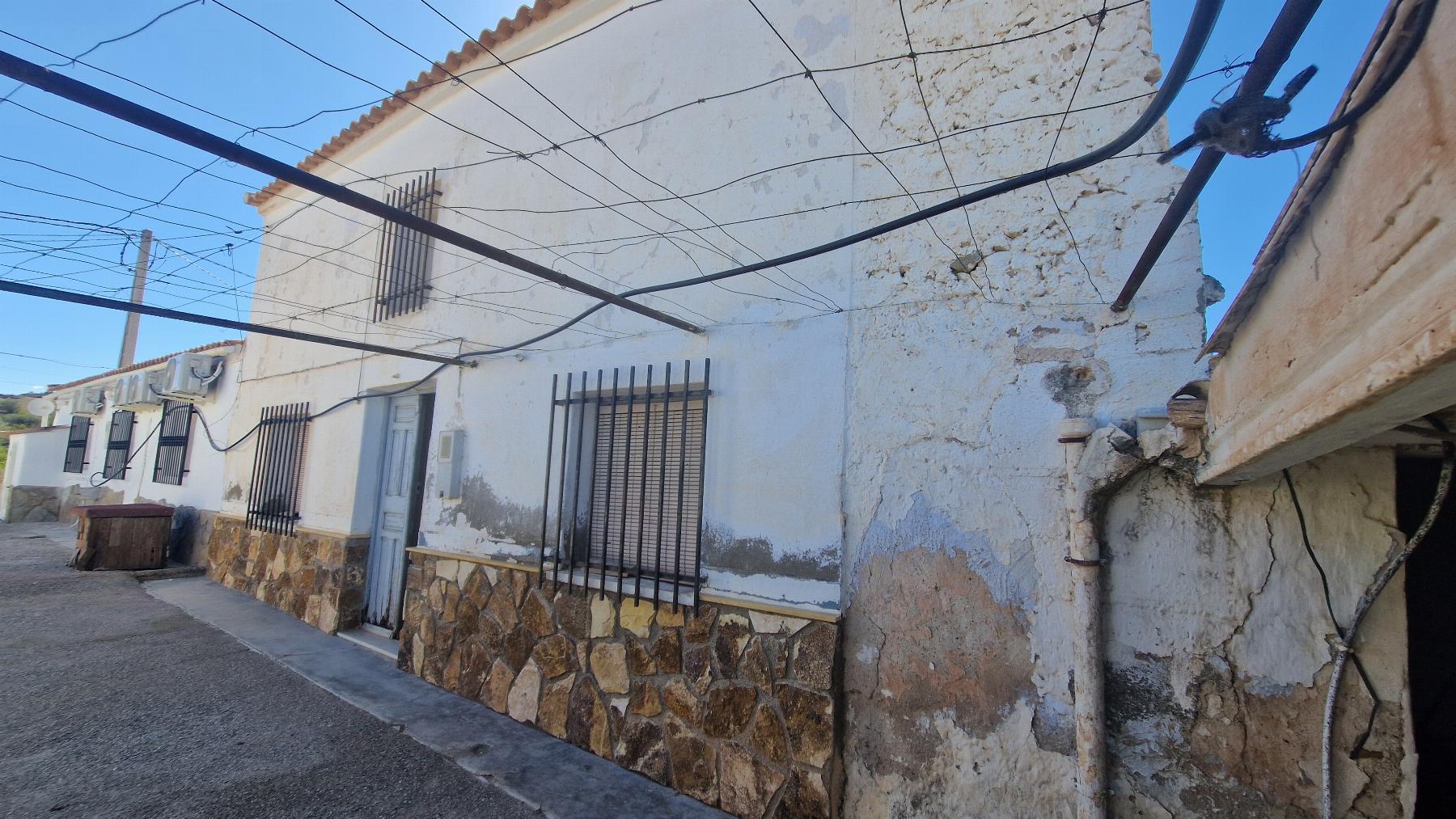 For sale of house in Arboleas