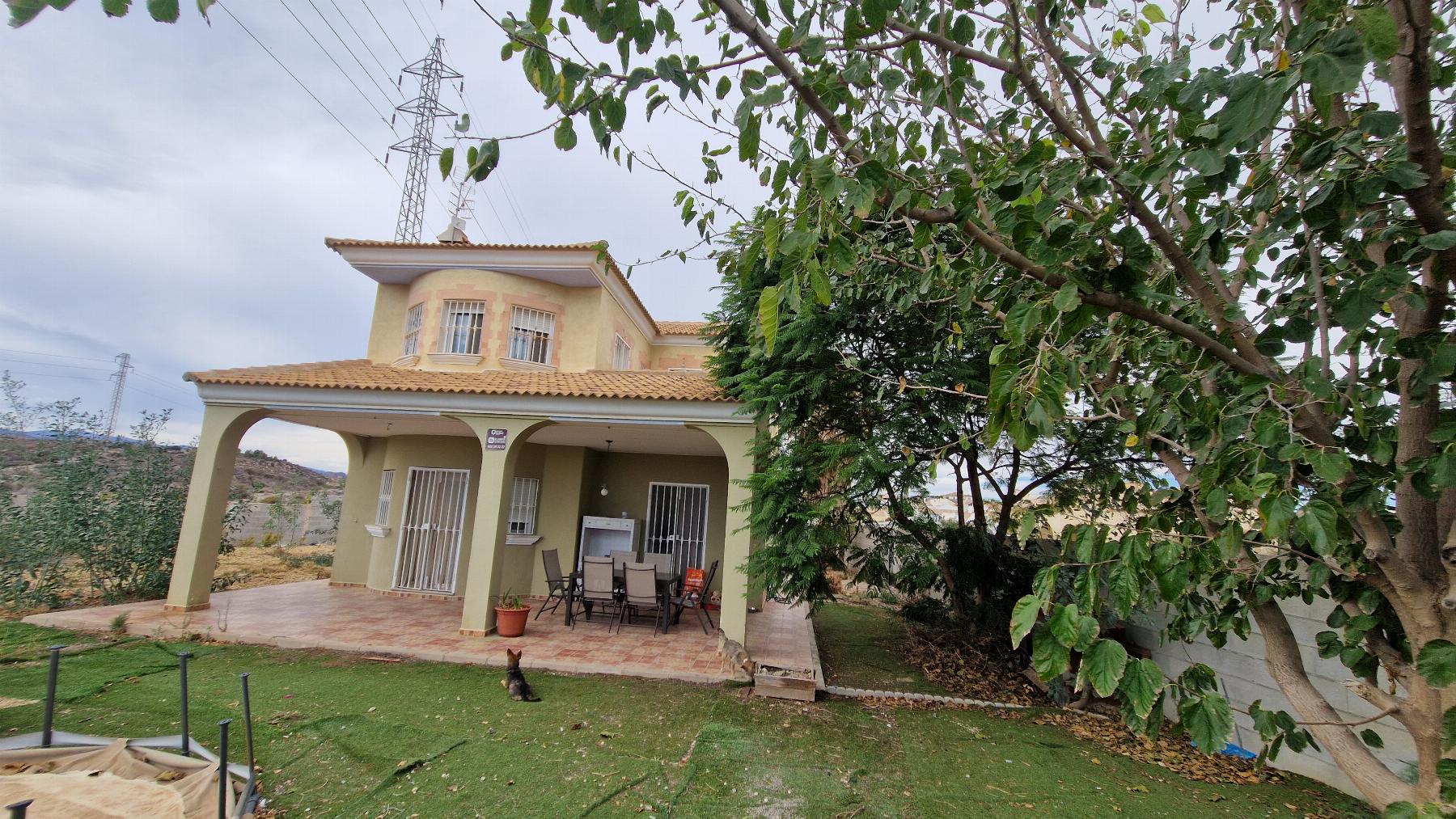 Venta de villa en Arboleas