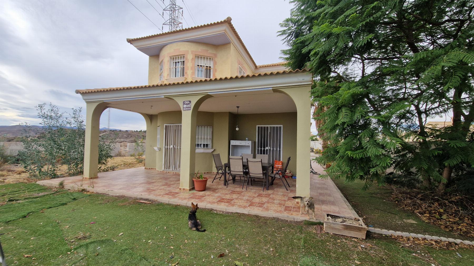 Venta de villa en Arboleas