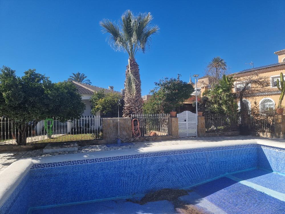 For rent of villa in Cantoria