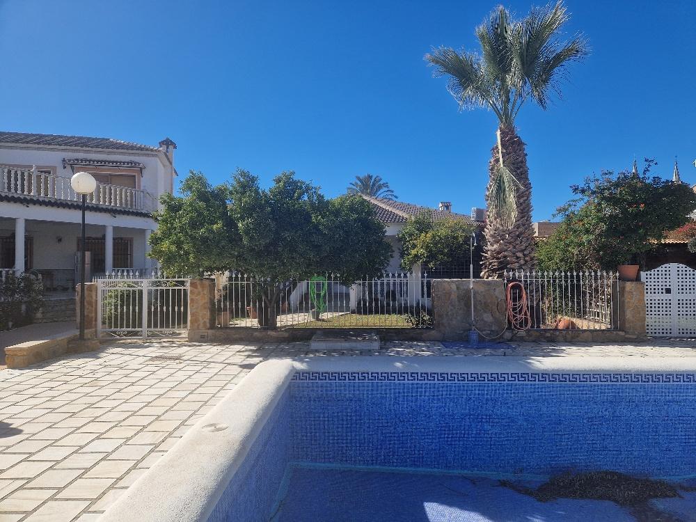 For rent of villa in Cantoria