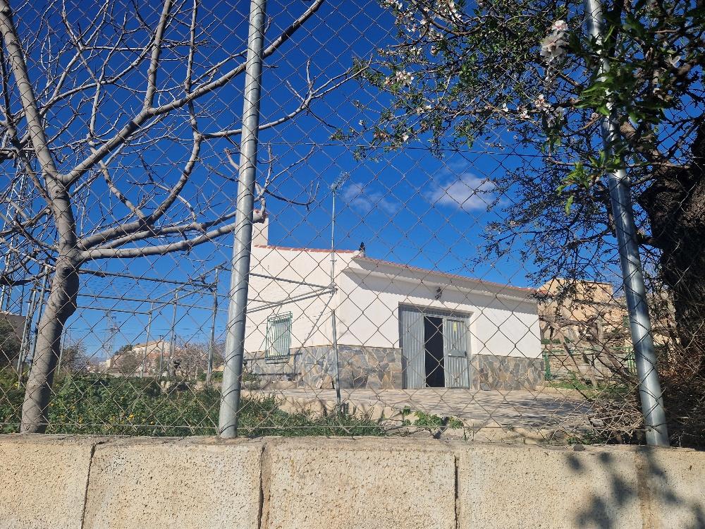 Venta de casa en Somontín