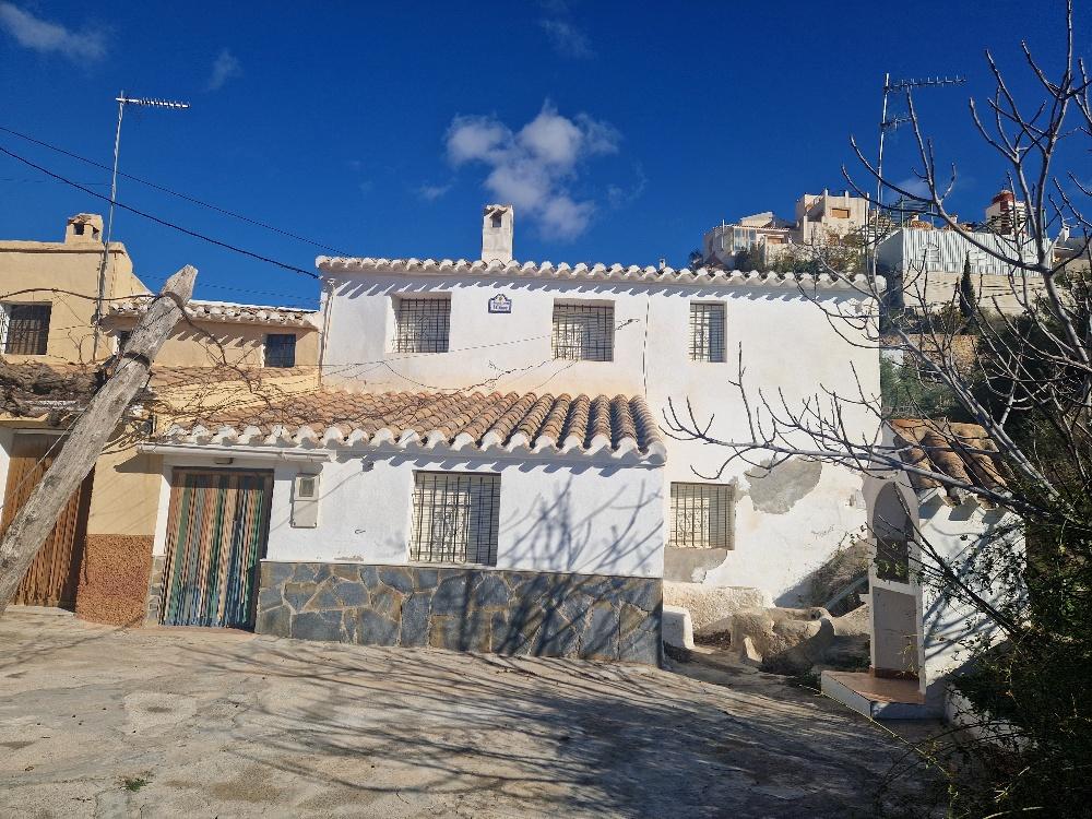 Venta de casa en Somontín