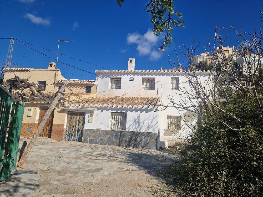 Venta de casa en Somontín