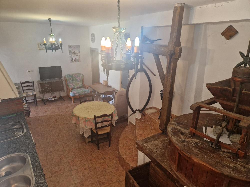 Venta de casa en Somontín