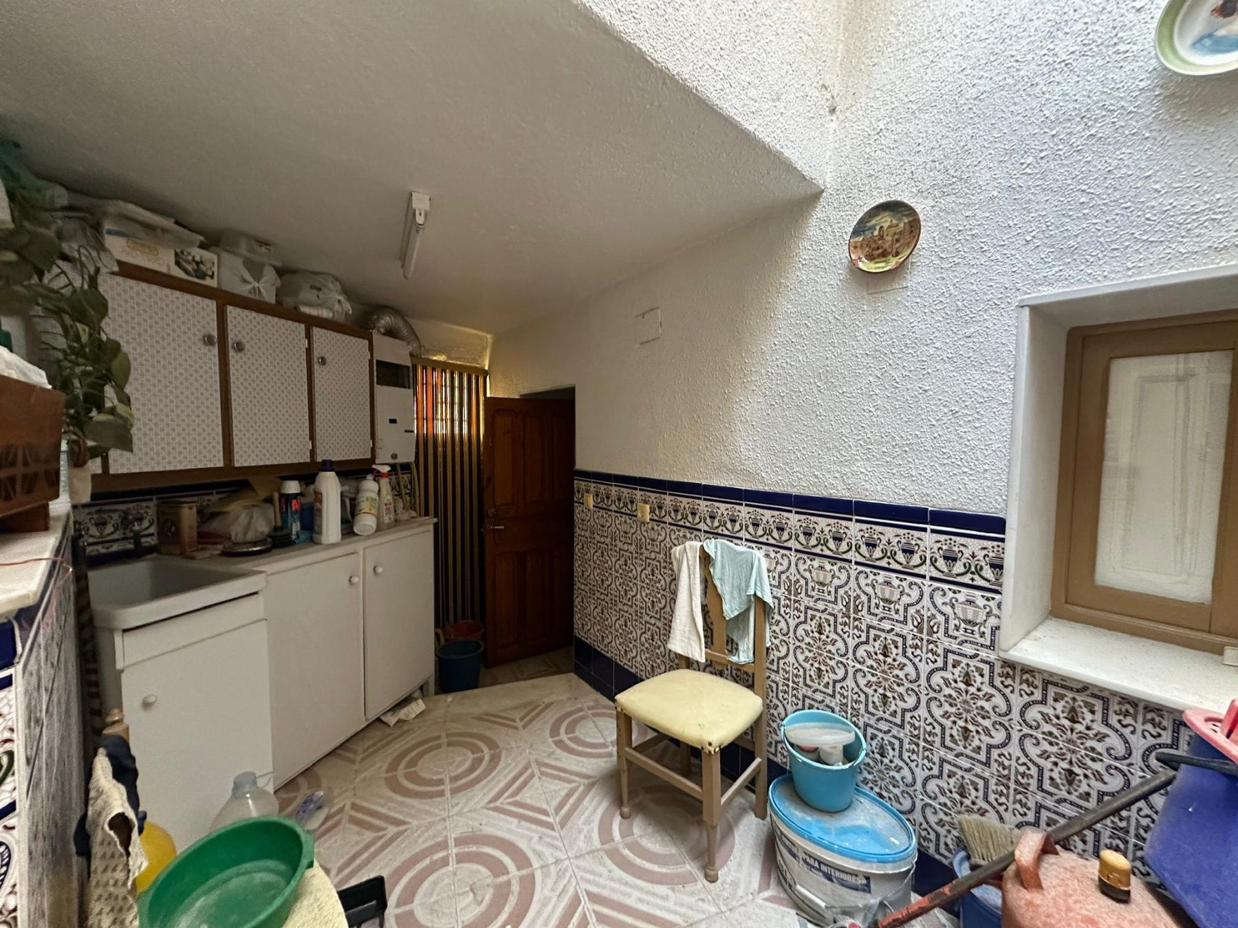 For sale of house in Macael
