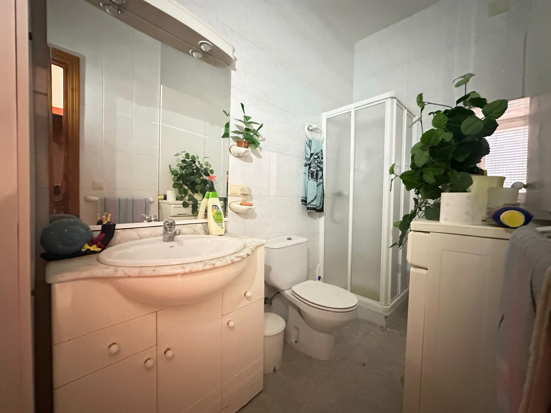 For sale of house in Macael