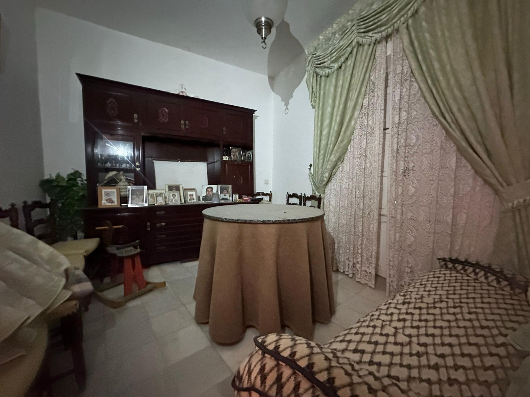 For sale of house in Macael
