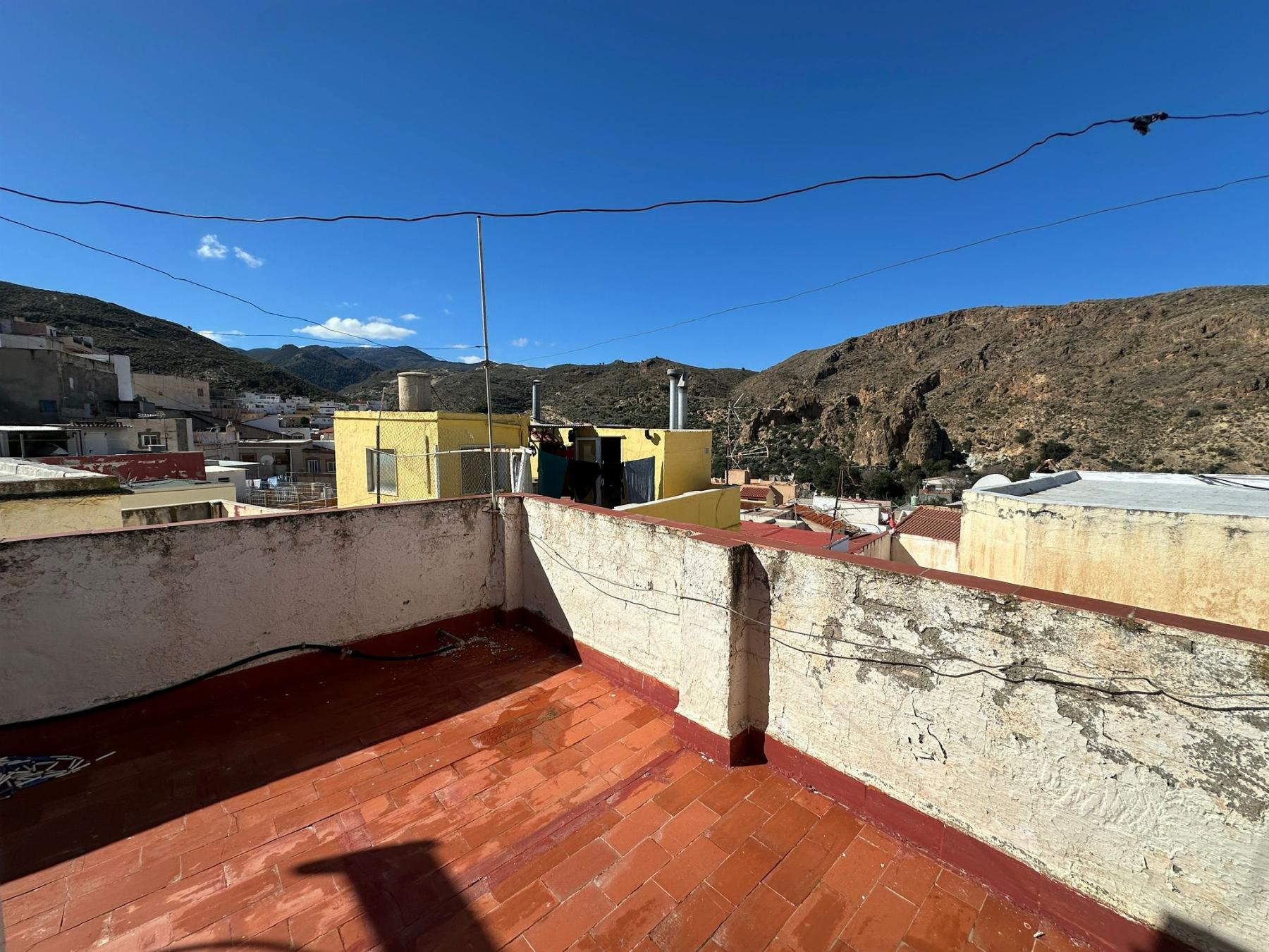 For sale of house in Macael