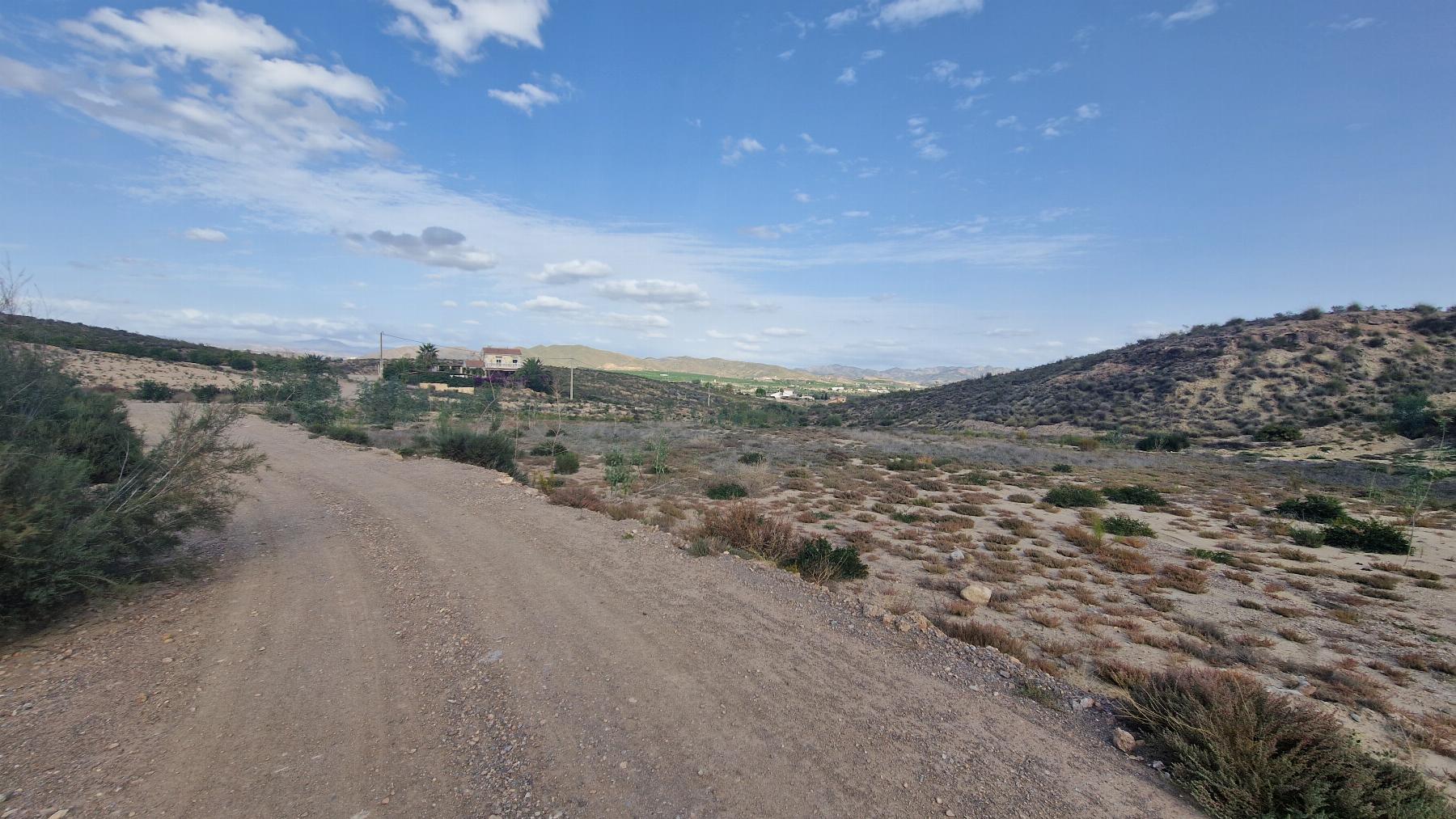 Venta de terreno en Zurgena
