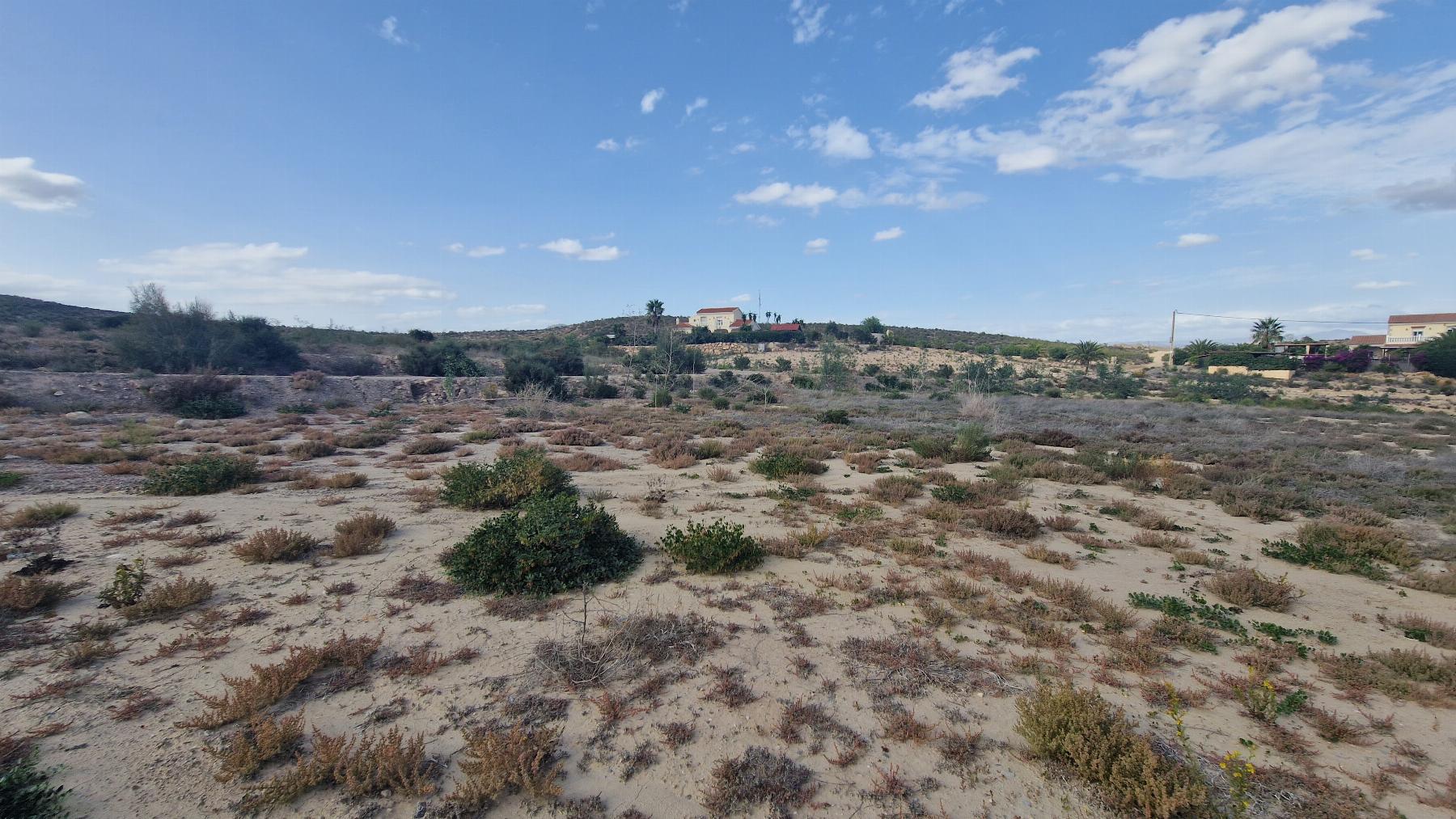 Venta de terreno en Zurgena